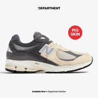 NEW BALANCE 2002R