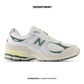 NEW BALANCE 2002R