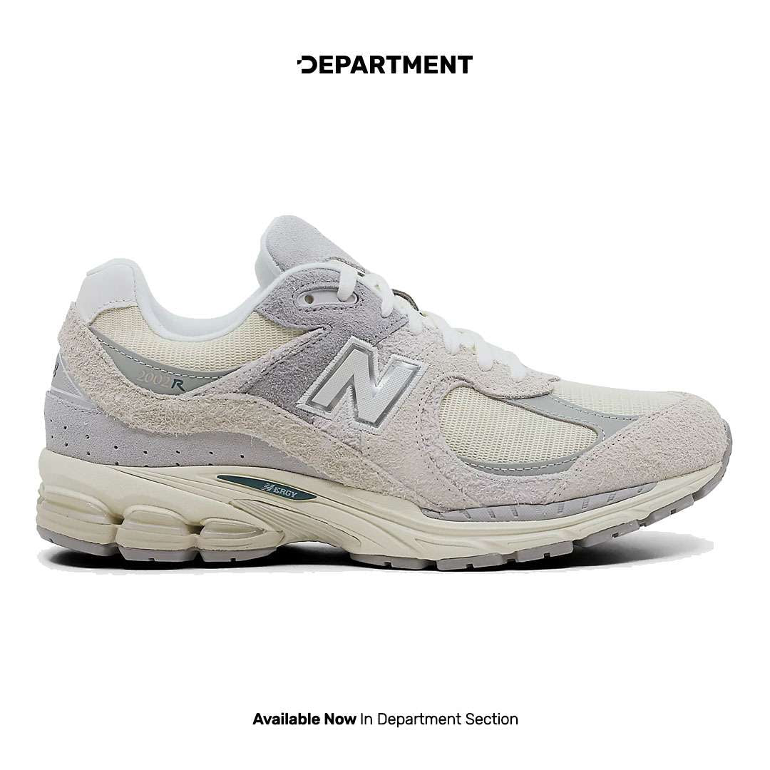 NEW BALANCE 2002R