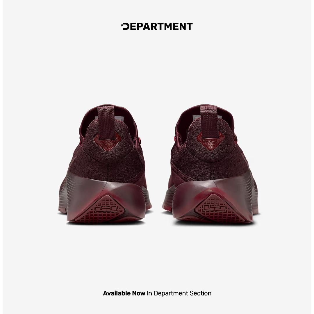 NIKE LEBRON TR 1