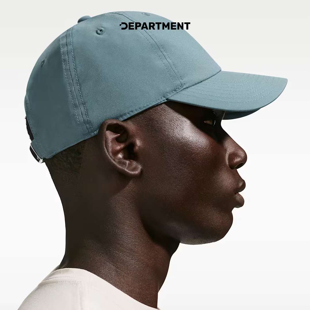 NIKE CLUB UNSTRUCTURED METAL SWOOSH
