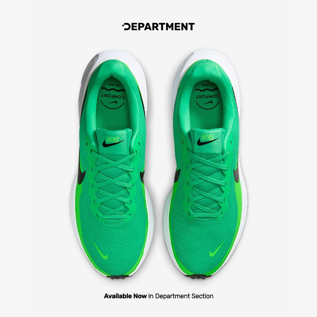 NIKE REVOLUTION 8
