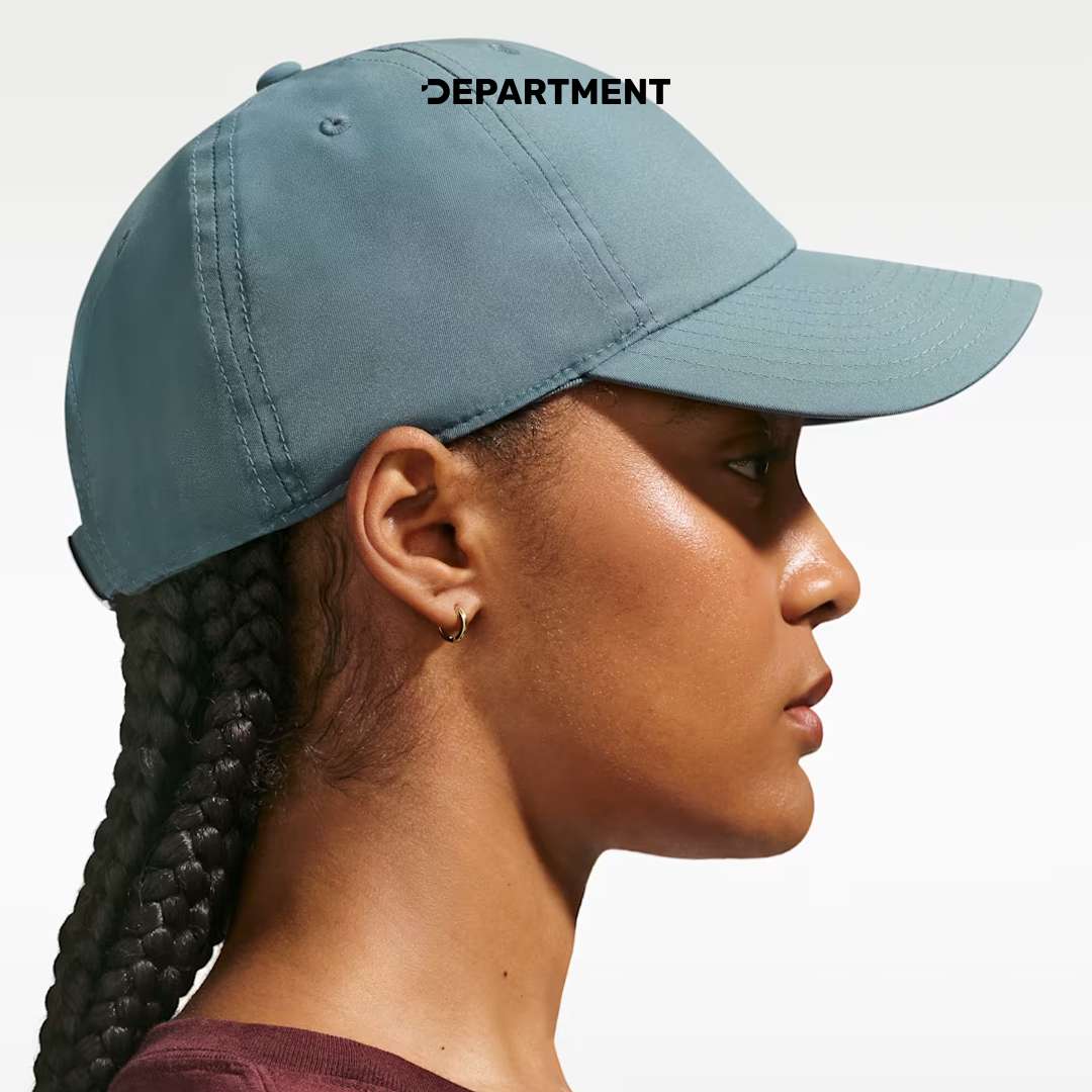 NIKE CLUB UNSTRUCTURED METAL SWOOSH