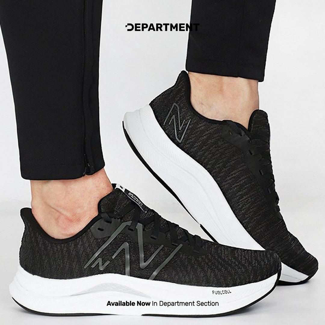 NEW BALANCE FUELCELL PROPEL V4