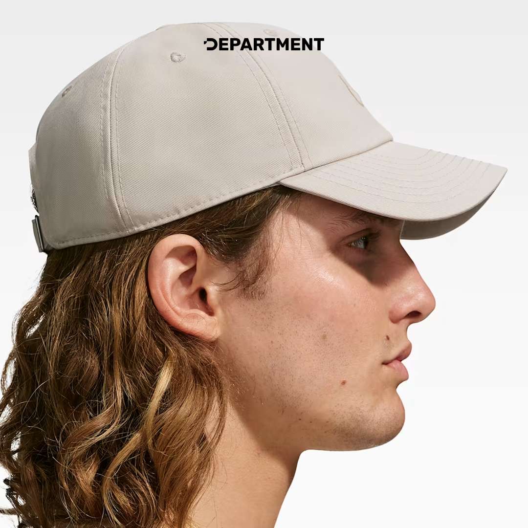 NIKE CLUB UNSTRUCTURED SWOOSH