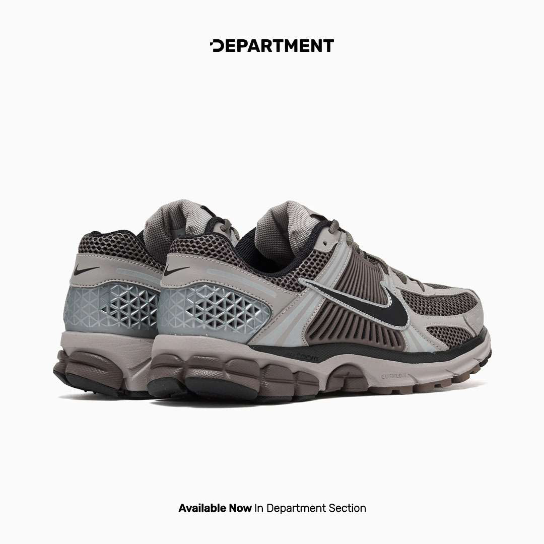 NIKE ZOOM VOMERO 5
