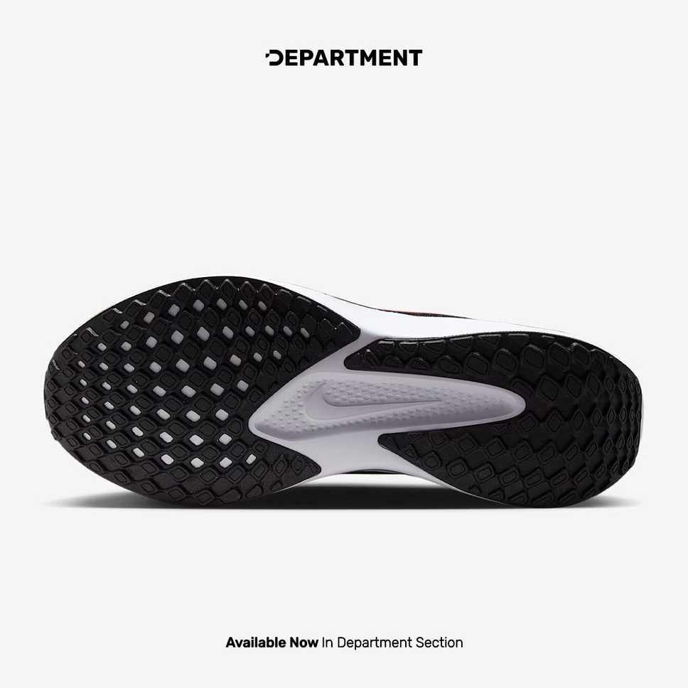 NIKE QUEST 6