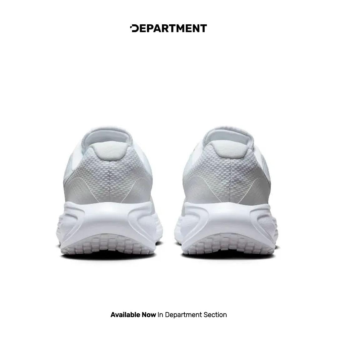 NIKE REVOLUTION 8
