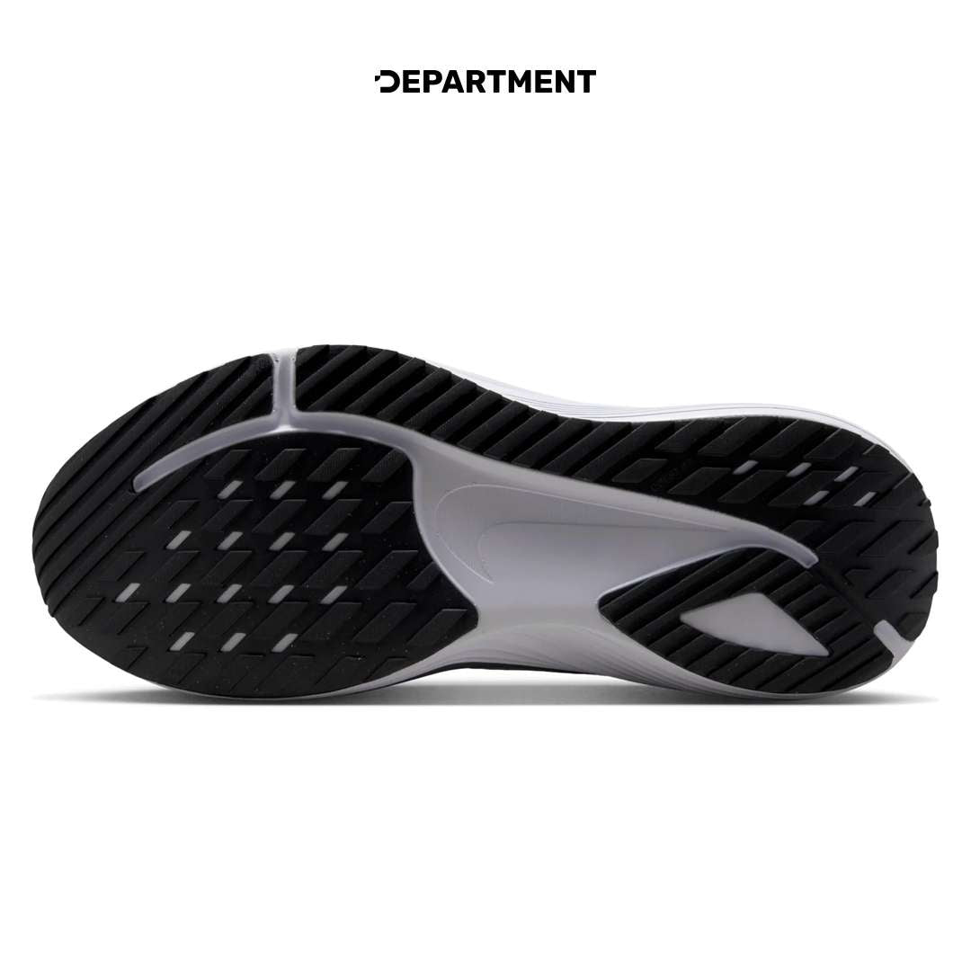 NIKE QUEST 7
