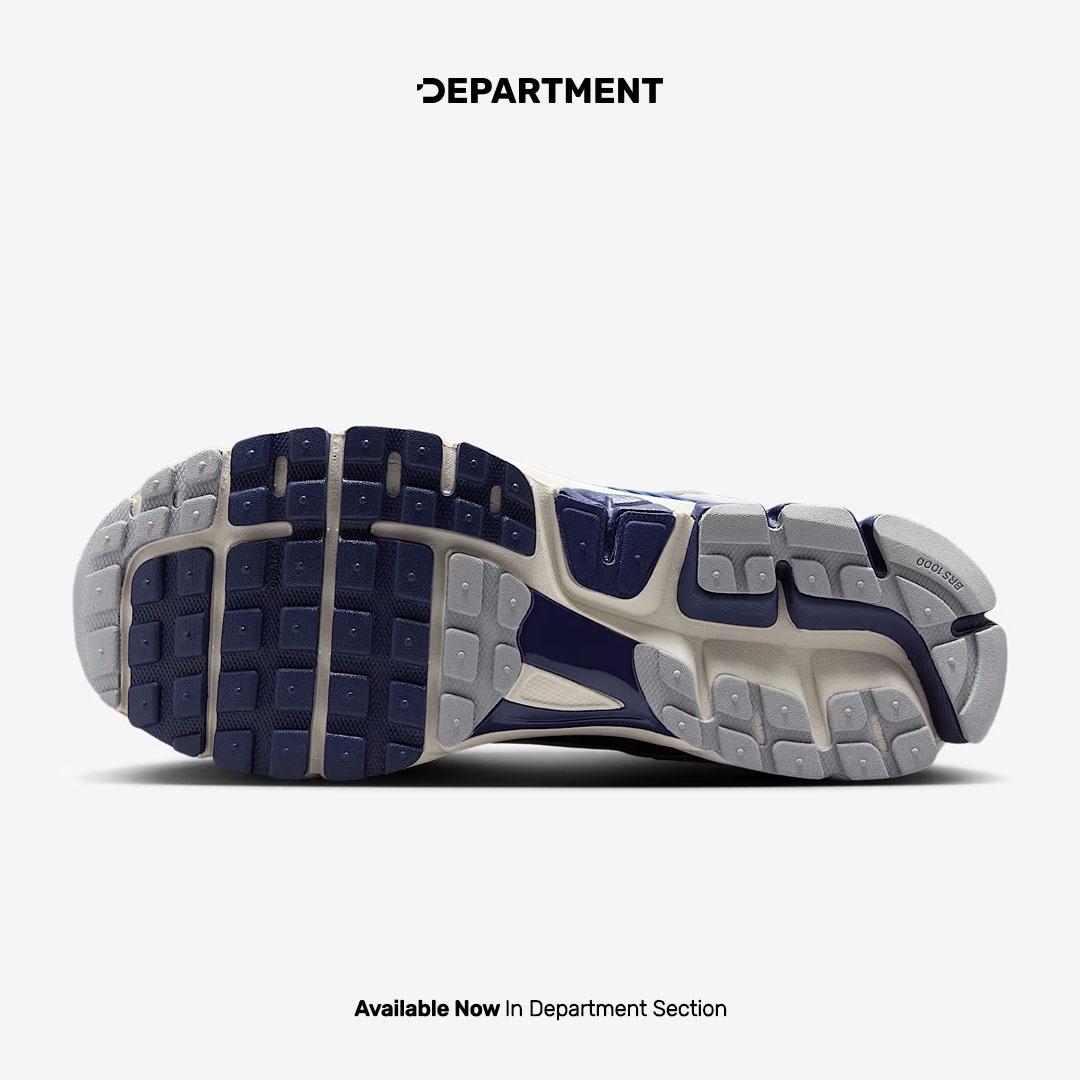 NIKE ZOOM VOMERO 5 YANKEES