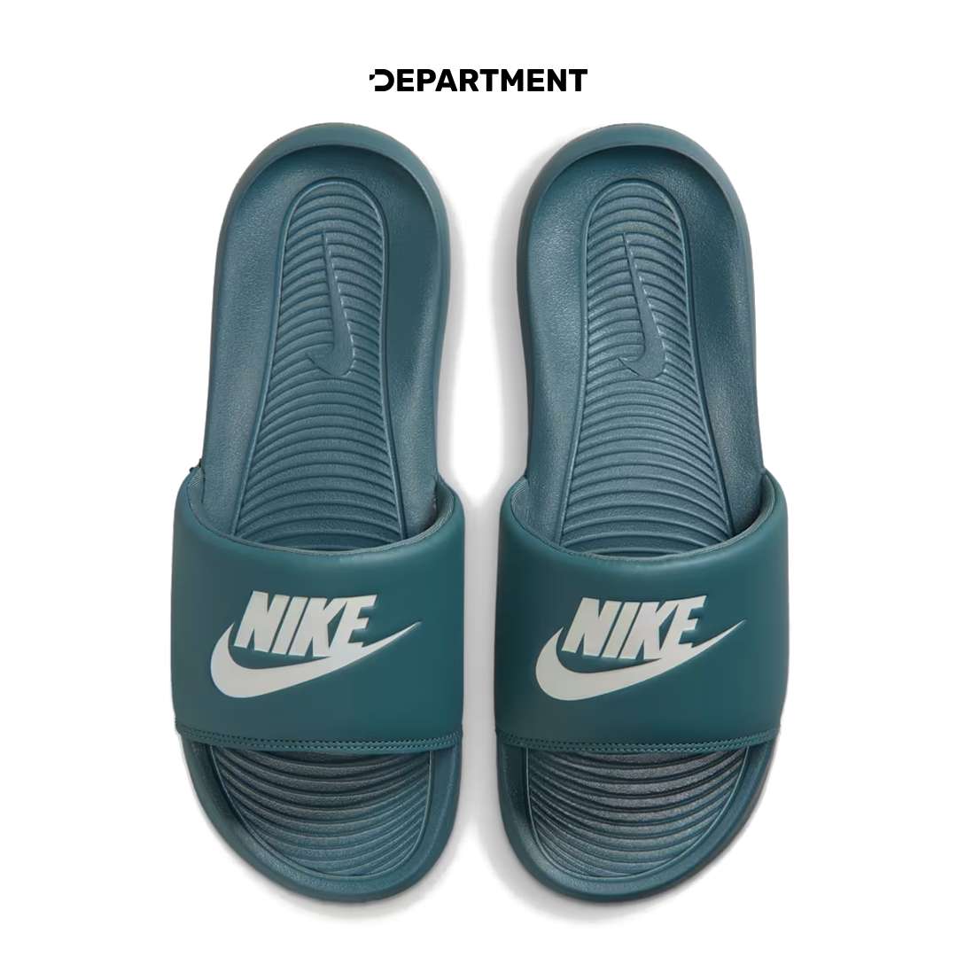NIKE VICTORI ONE SLIDE