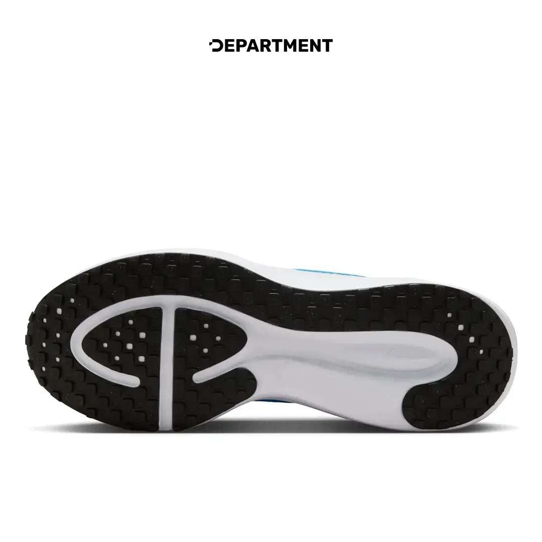 NIKE REVOLUTION 8