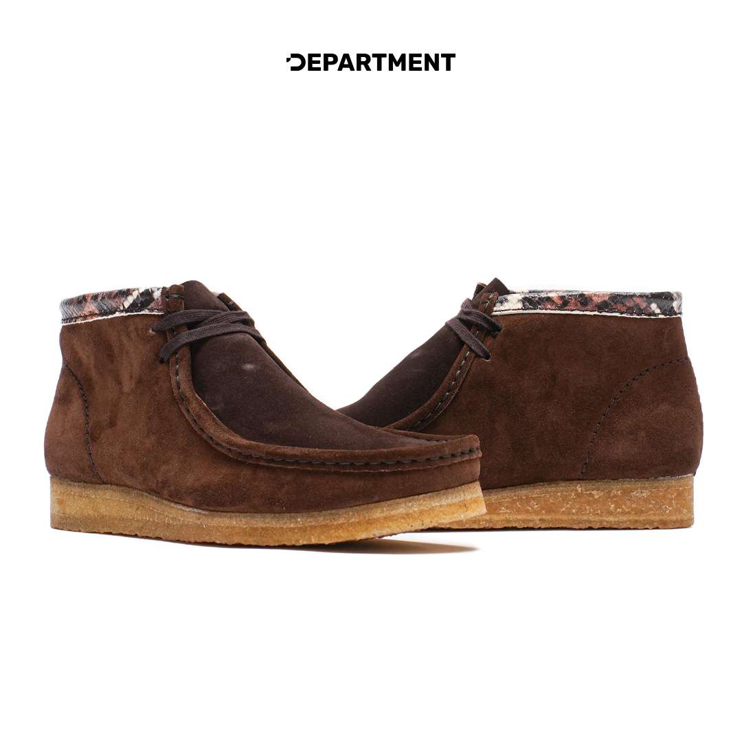 CLARKS WALLABEE BOOT