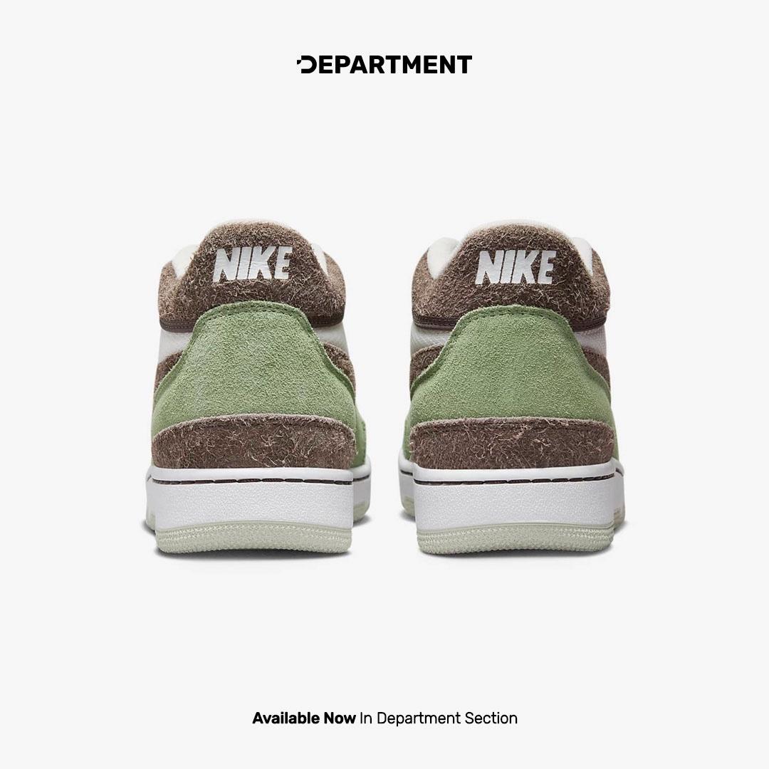 NIKE ATTACK