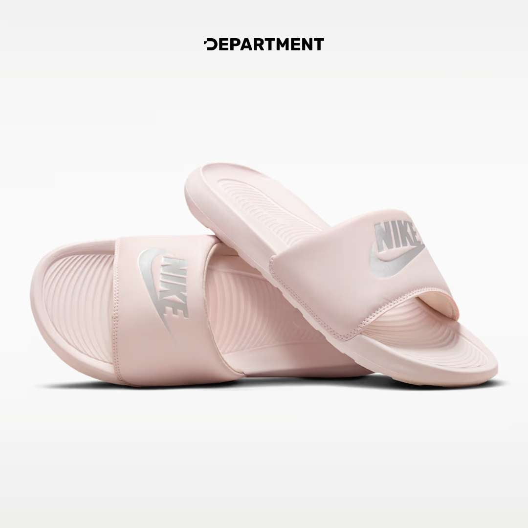 NIKE WMNS VICTORI ONE