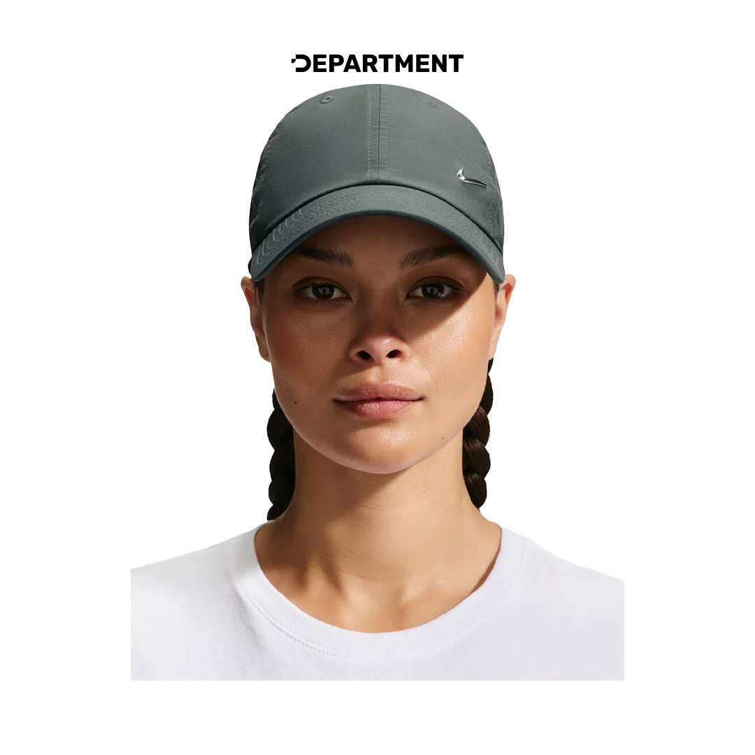 NIKE CLUB UNSTRUCTURED METAL SWOOSH