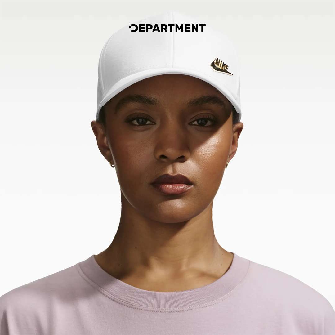 NIKE DRI-FIT CLUB STRUCTURED METAL LOGO
