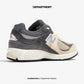 NEW BALANCE 2002R
