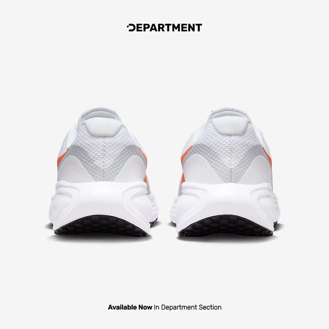 NIKE REVOLUTION 8