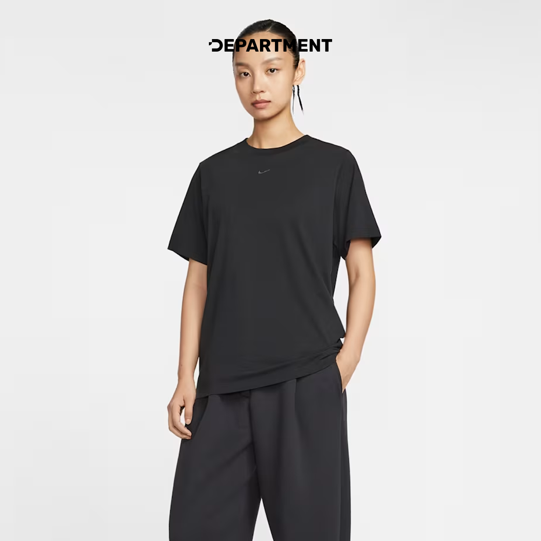 NIKE ESSENTIAL