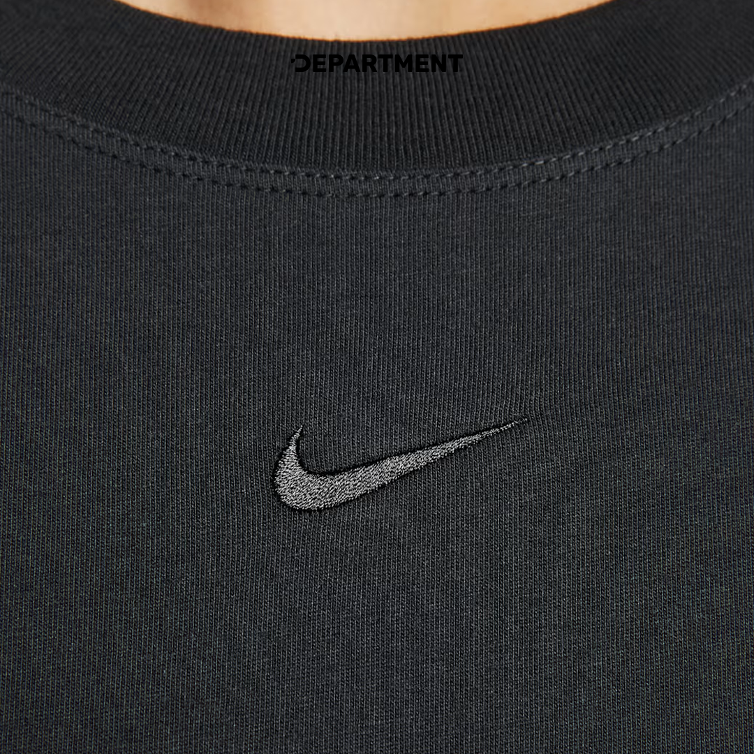 NIKE ESSENTIAL