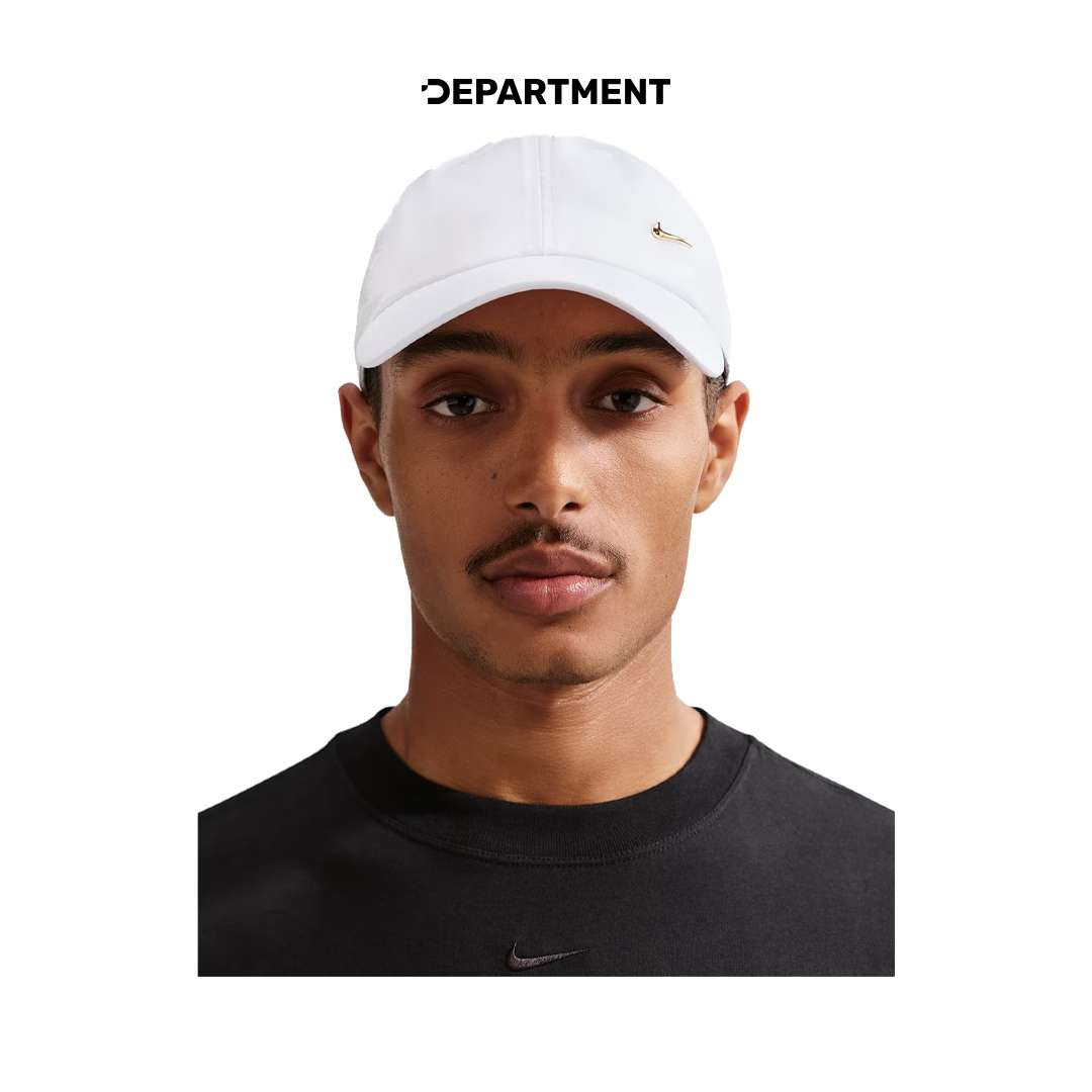 NIKE DRI-FIT CLUB UNSTRUCTURED METAL SWOOSH