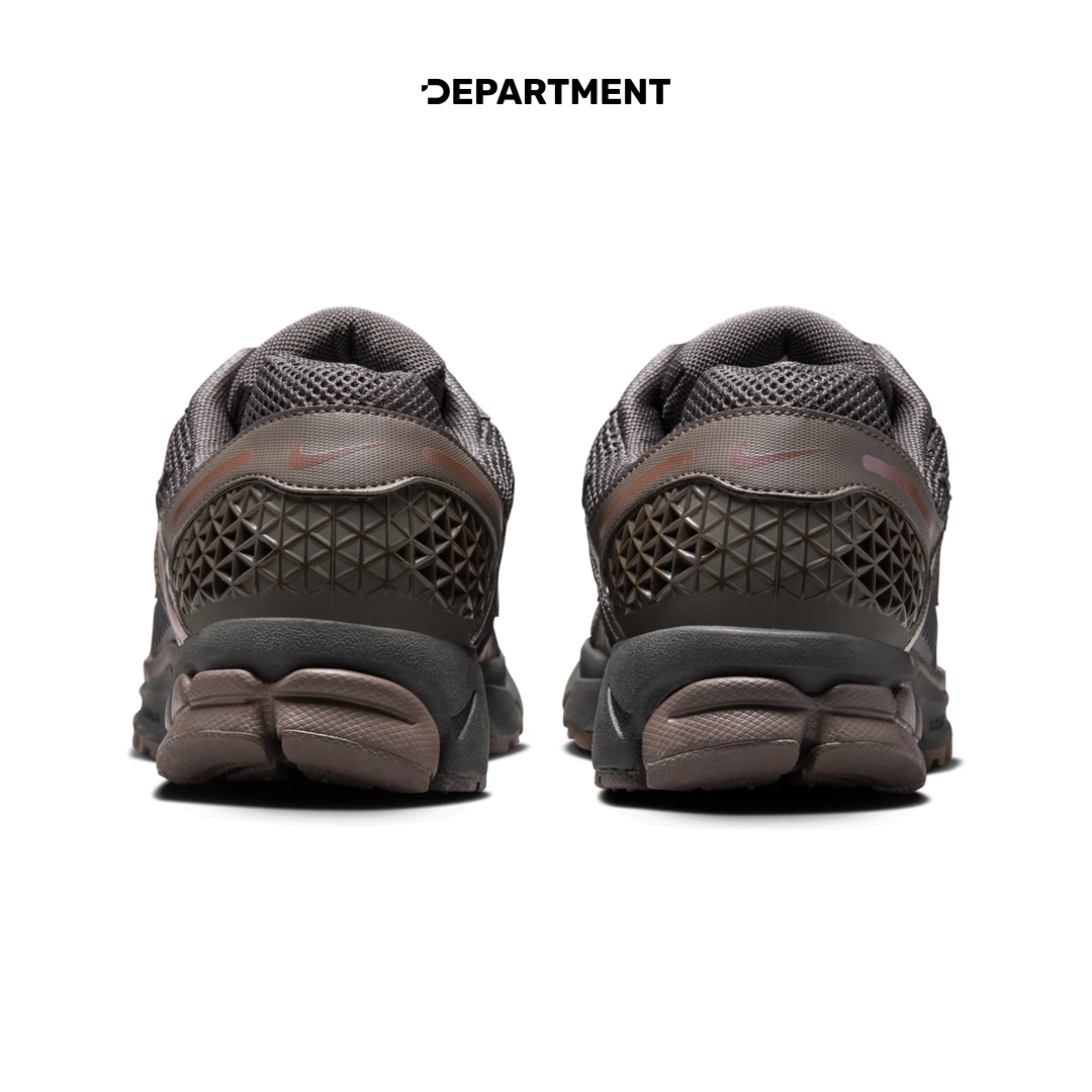 NIKE ZOOM VOMERO 5