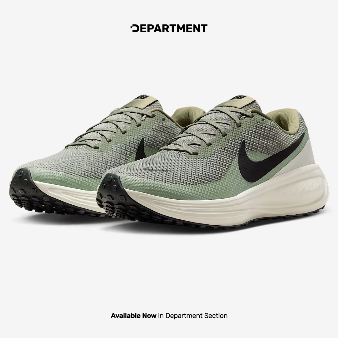NIKE REVOLUTION 8