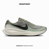NIKE REVOLUTION 8