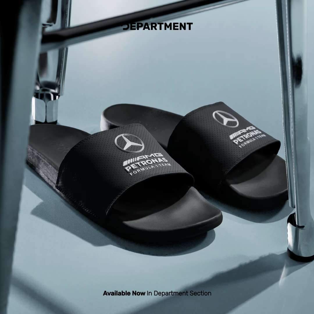 ADIDAS ADILETTE COMFORT X MERCEDES - AMG PETRONAS F1 TEAM