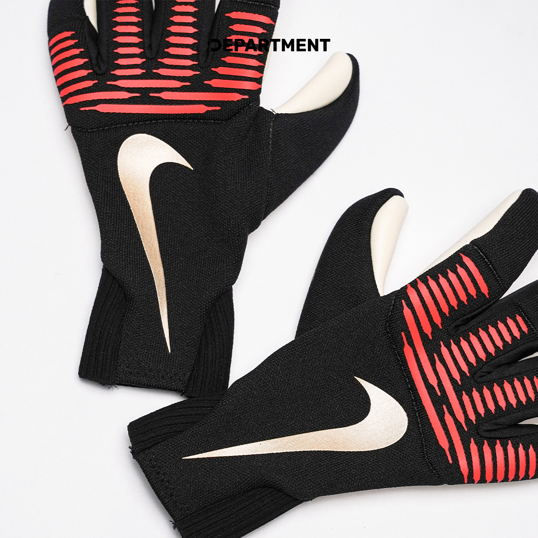NIKE DYNAMIC FIT SOCCER GOALKEEPER