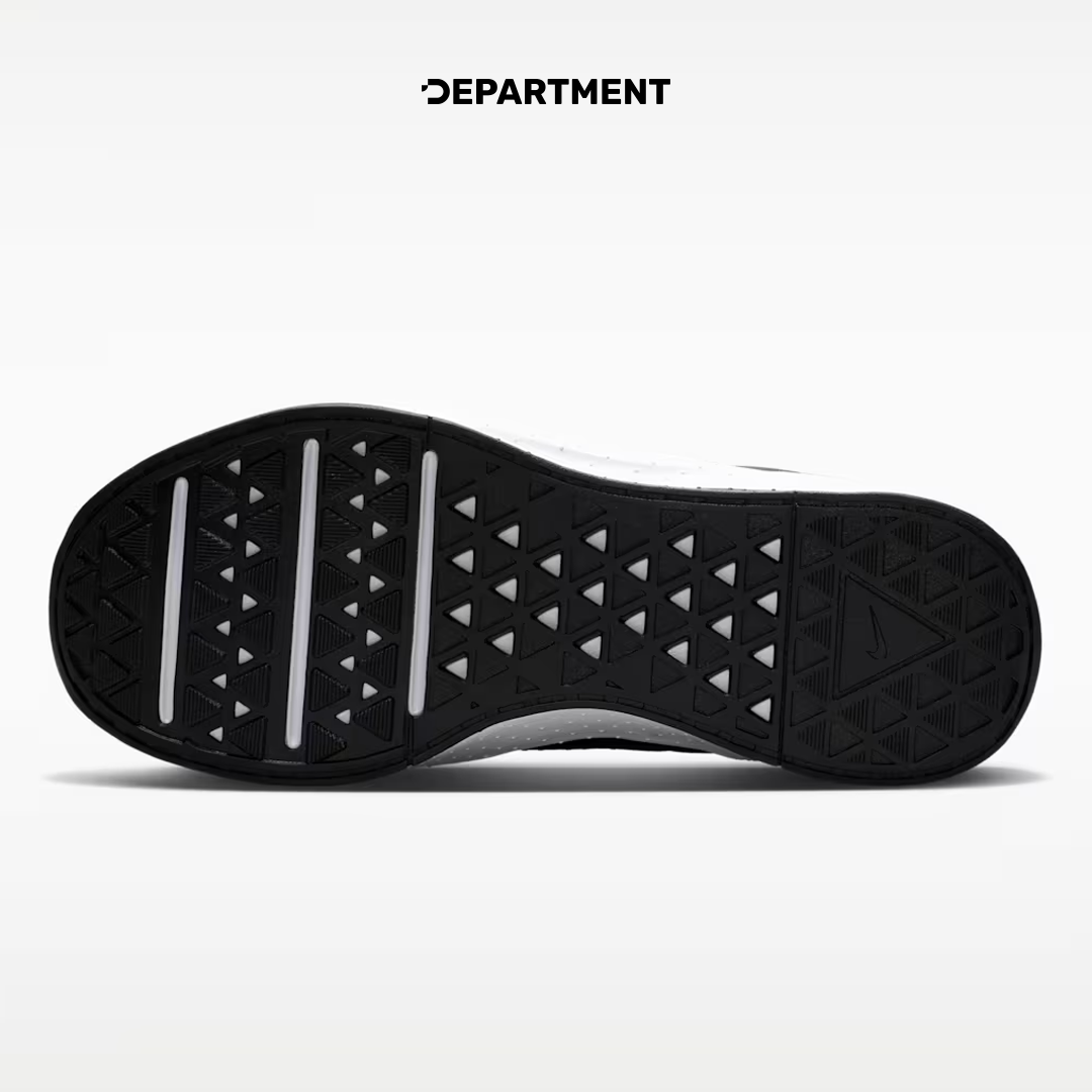 NIKE MC TRAINER 4