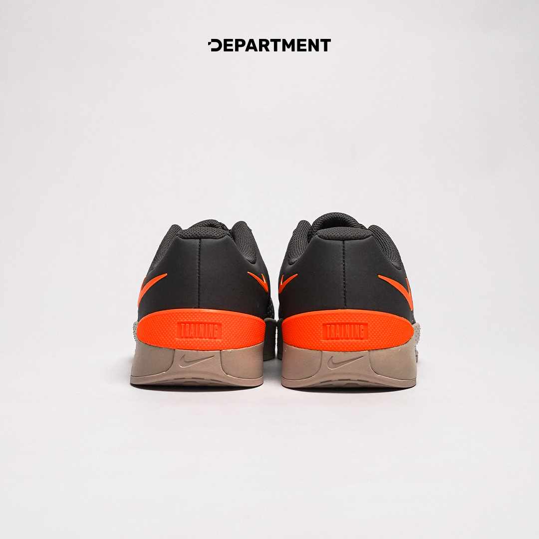 NIKE MC TRAINER 4