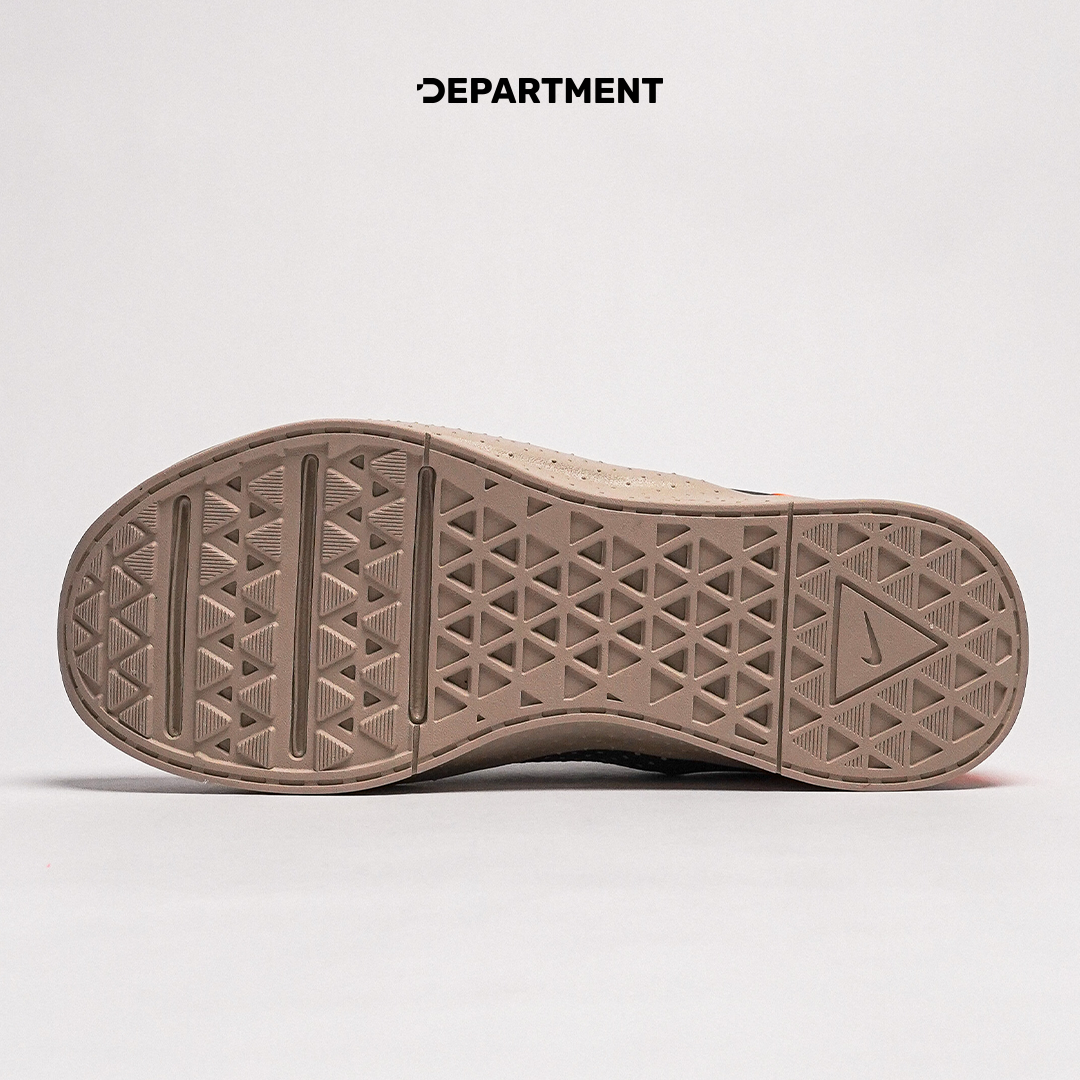 NIKE MC TRAINER 4