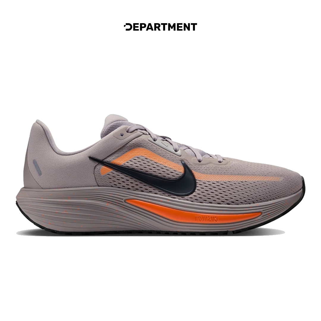 NIKE QUEST 7