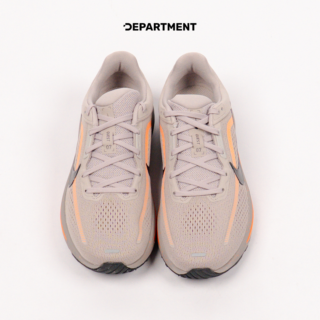 NIKE QUEST 7
