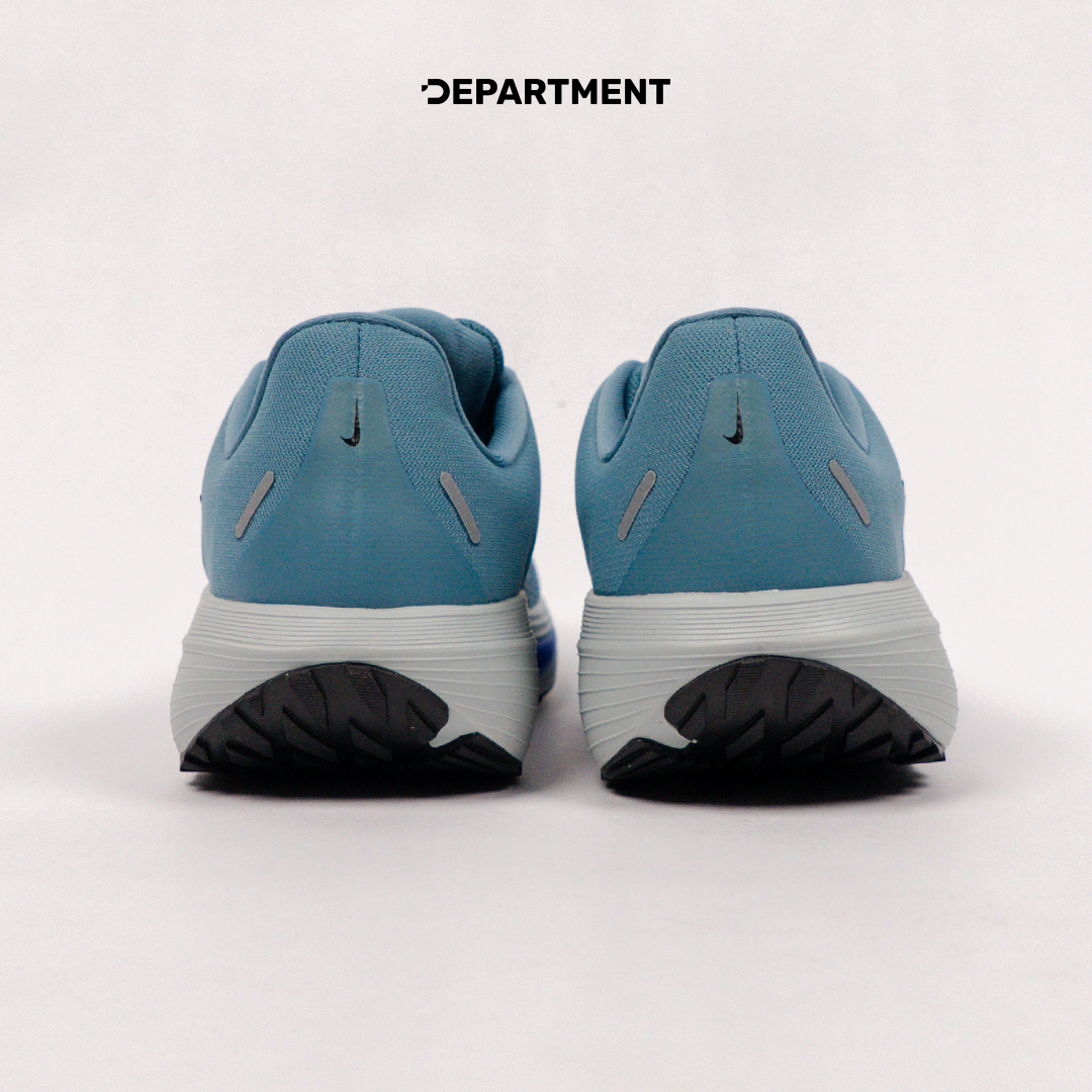 NIKE QUEST 7