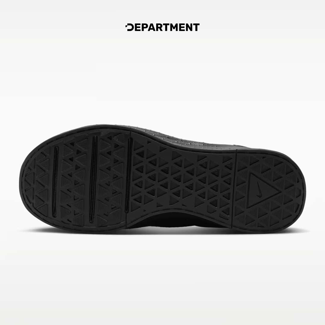 NIKE MC TRAINER 4