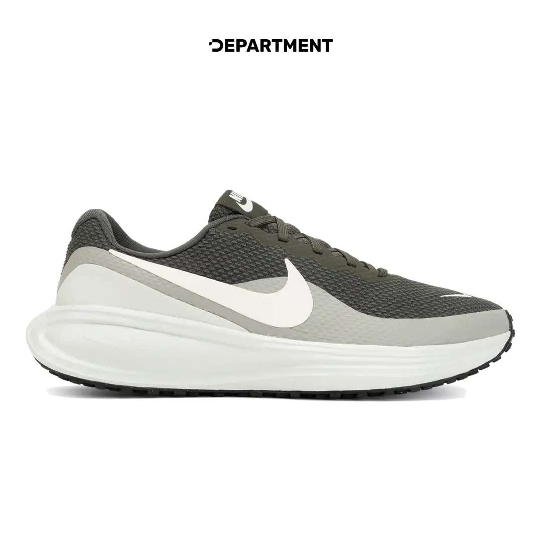 NIKE REVOLUTION 8