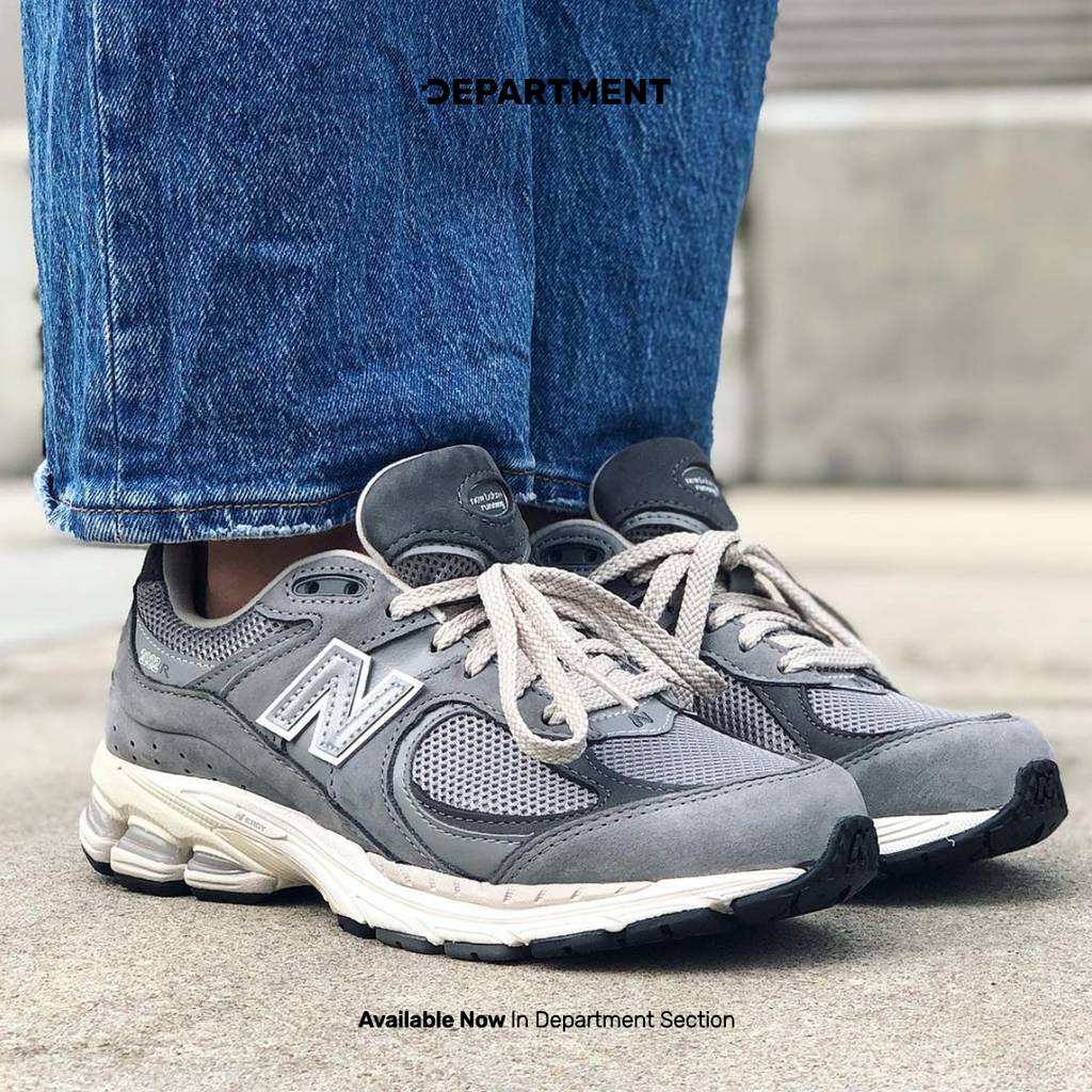 NEW BALANCE 2002R