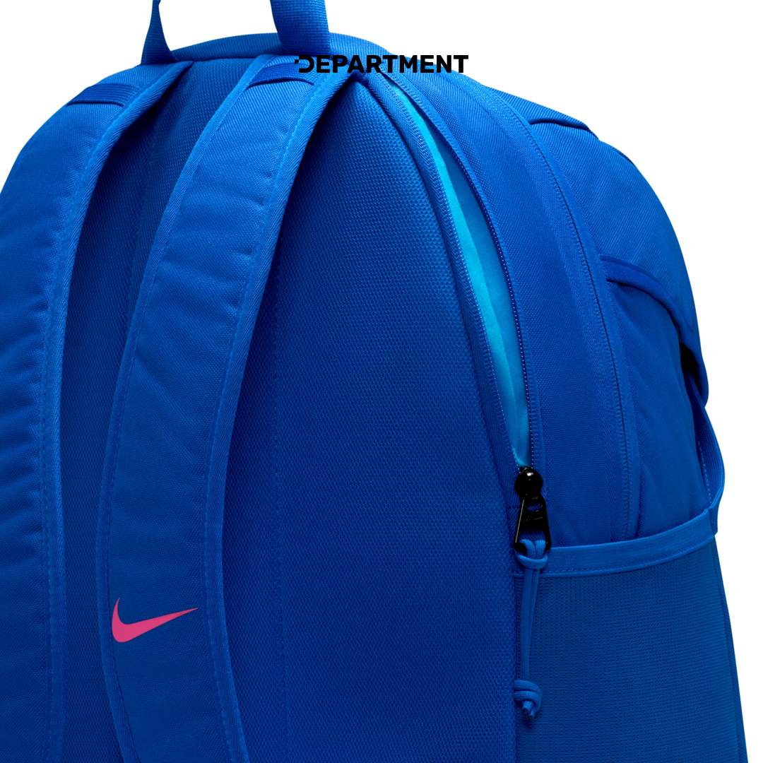 NIKE ACADEMY TEAM
