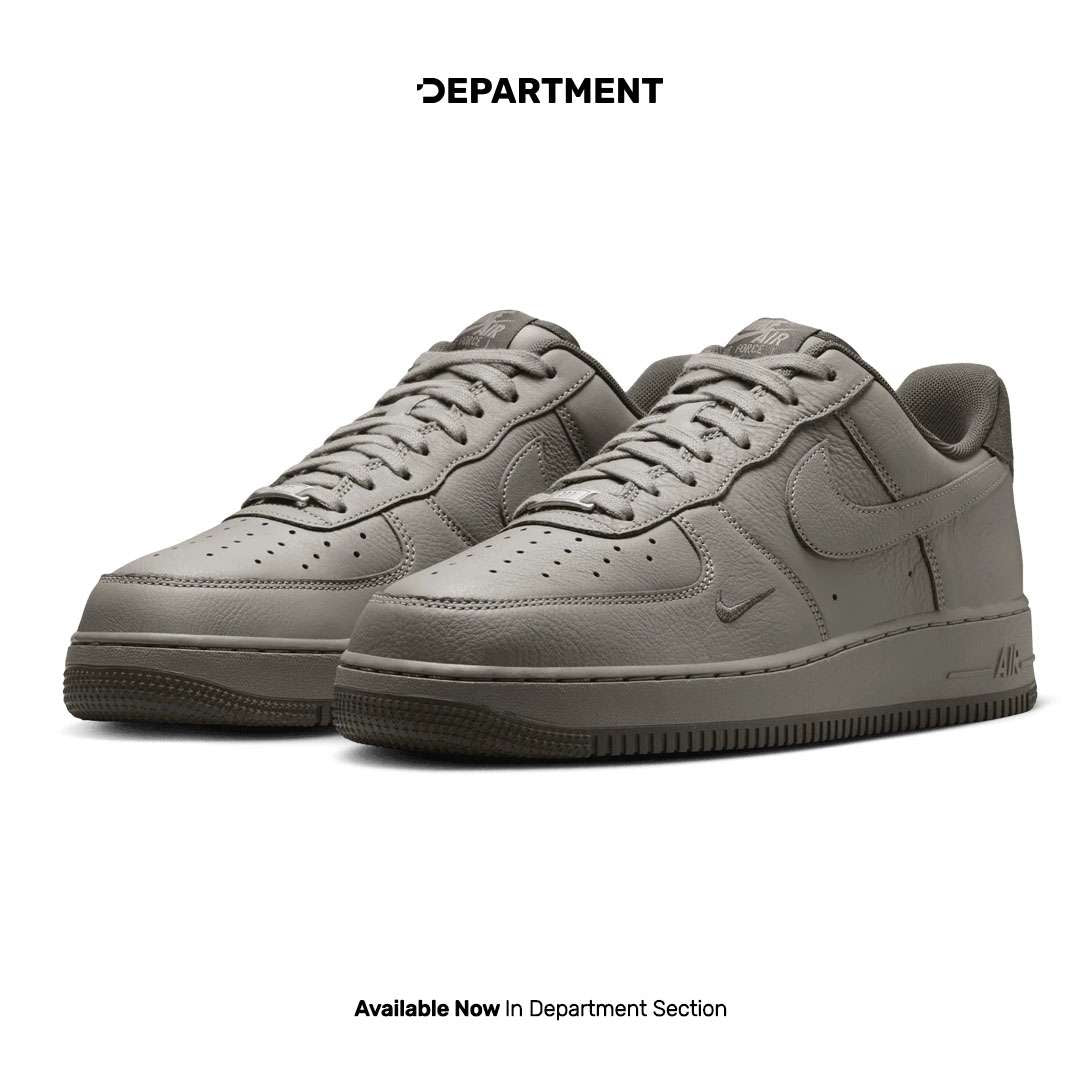 NIKE AIR FORCE 1 '07 LV8