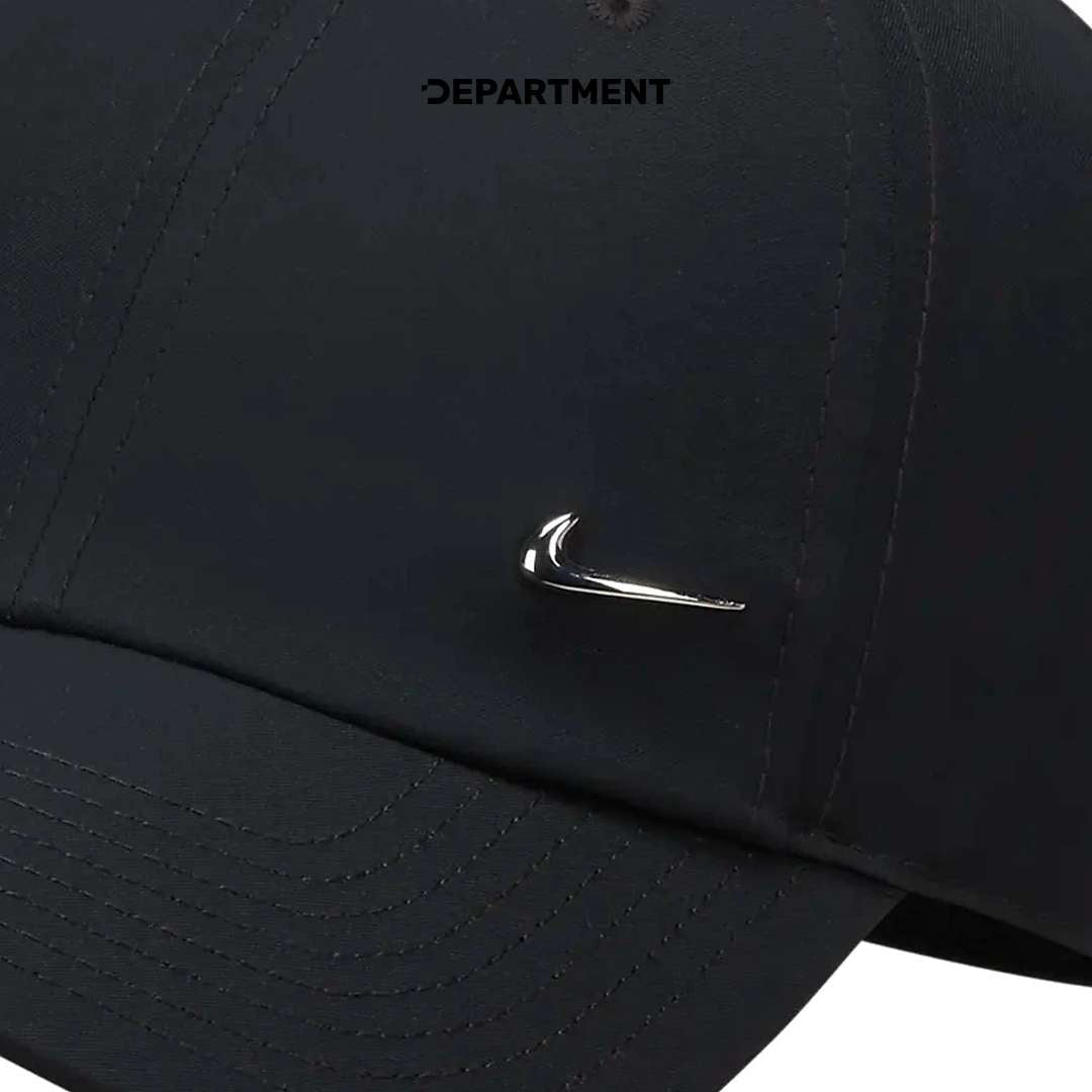 NIKE DRI-FIT CLUB UNSTRUCTURED METAL SWOOSH