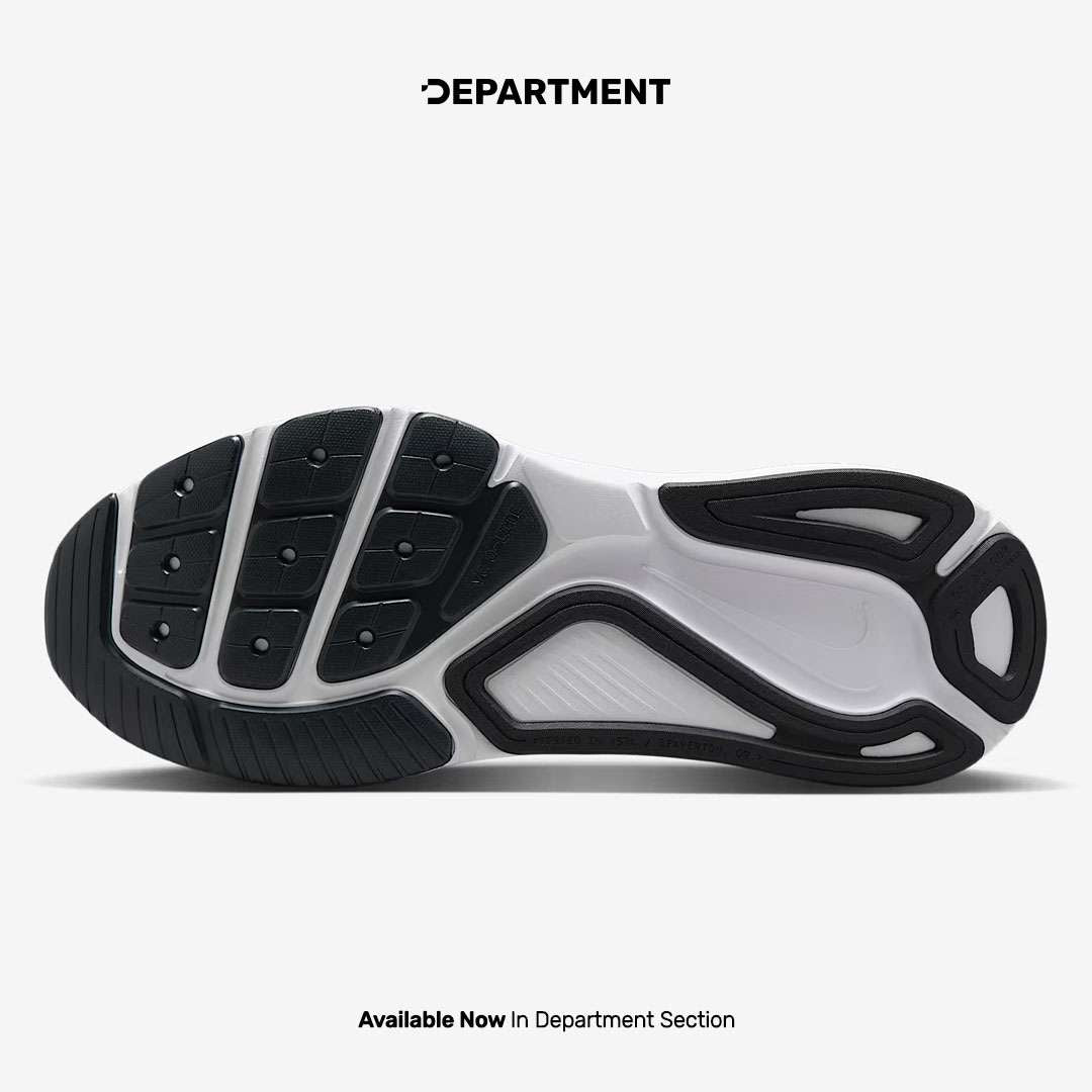 NIKE STRUCTURE 26 (EXTRA WIDE)