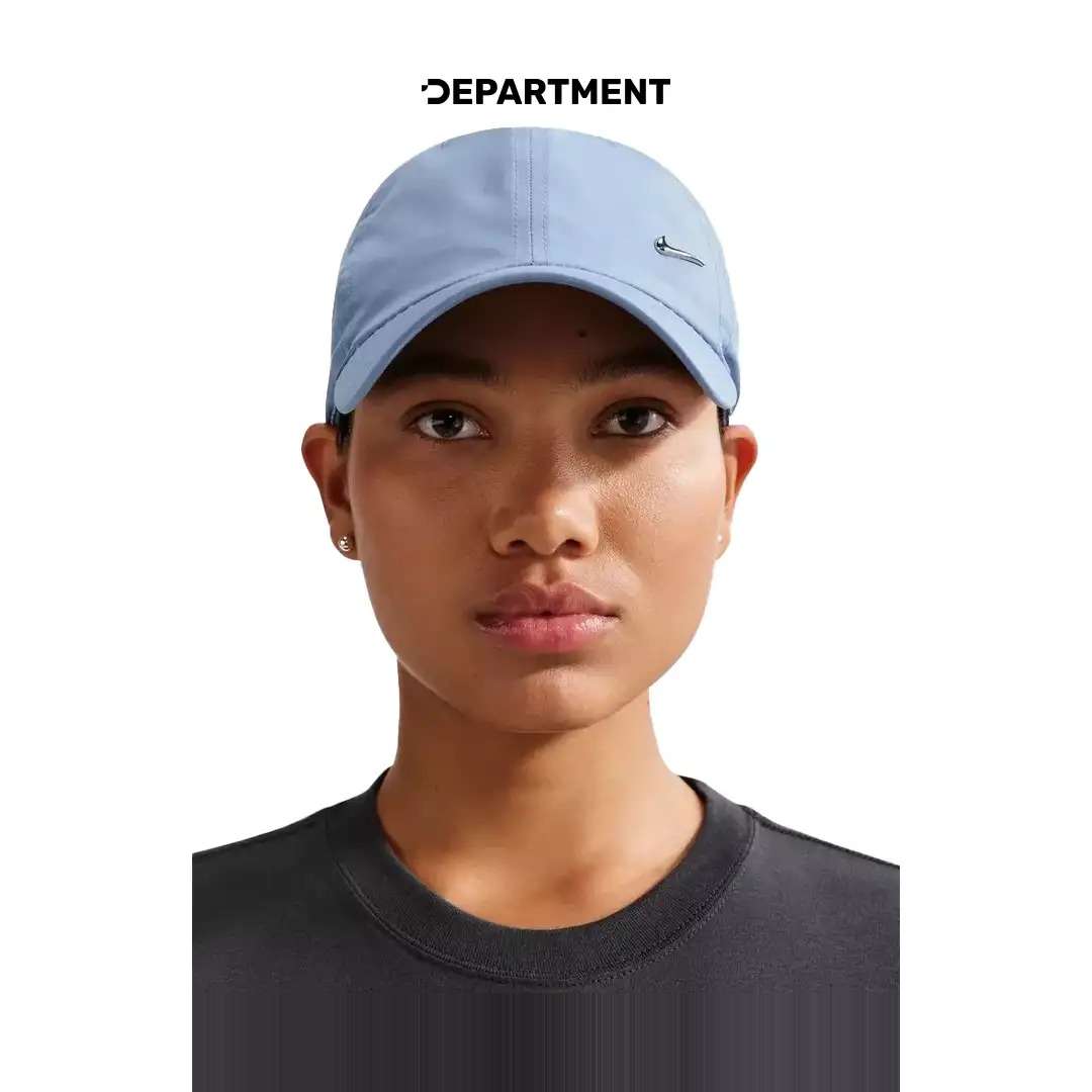 NIKE DRI-FIT CLUB UNSTRUCTURED METAL SWOOSH