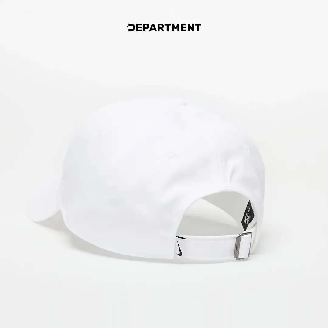 NIKE CLUB UNSTRUCTURED SWOOSH