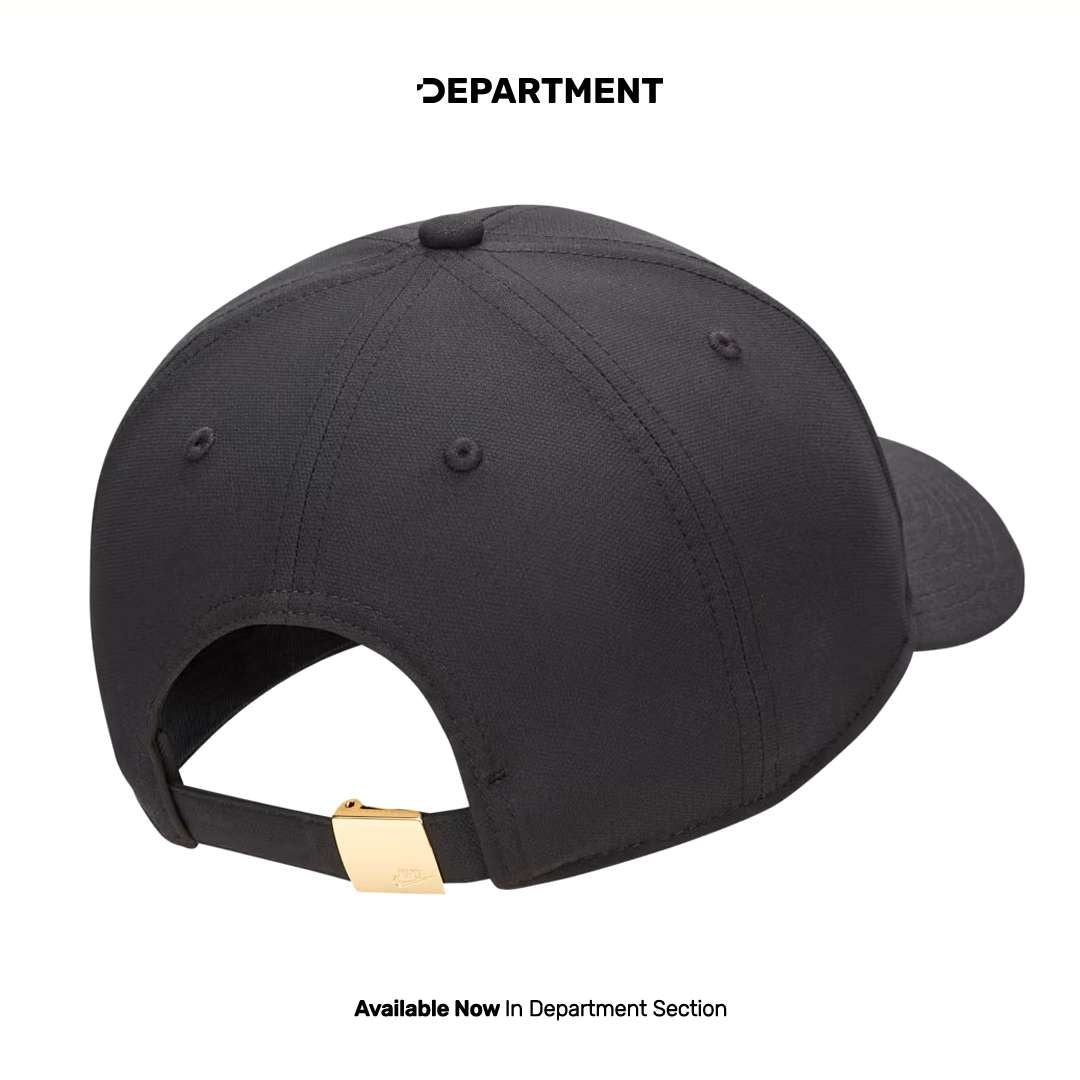 NIKE DRI-FIT CLUB STRUCTURED METAL LOGO