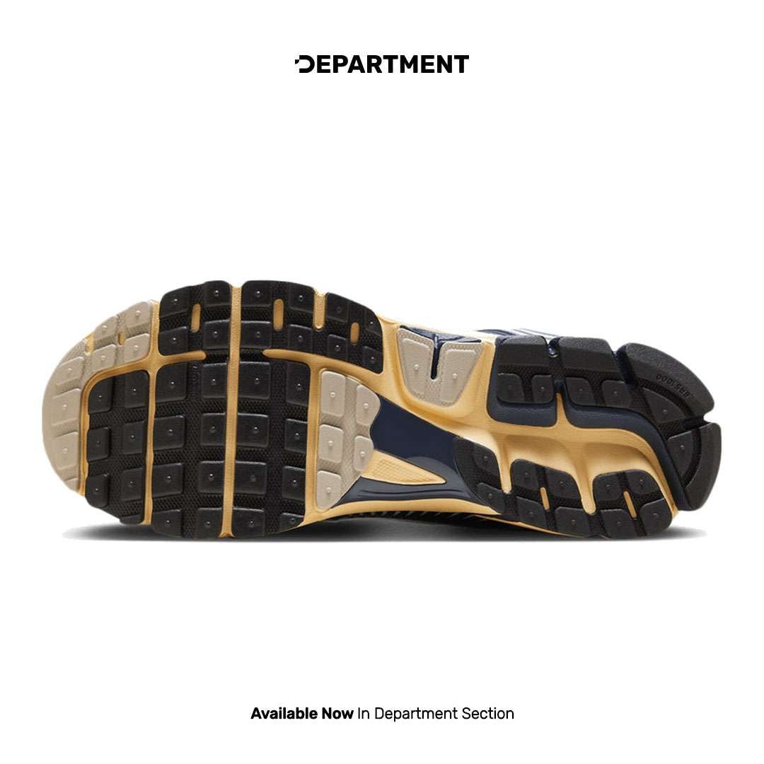 NIKE ZOOM VOMERO 5