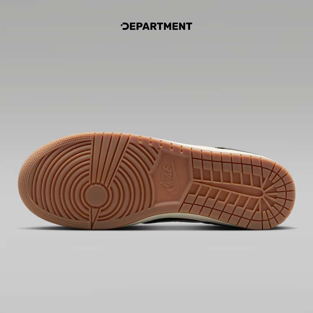 NIKE AIR JORDAN SKYLINE LOW
