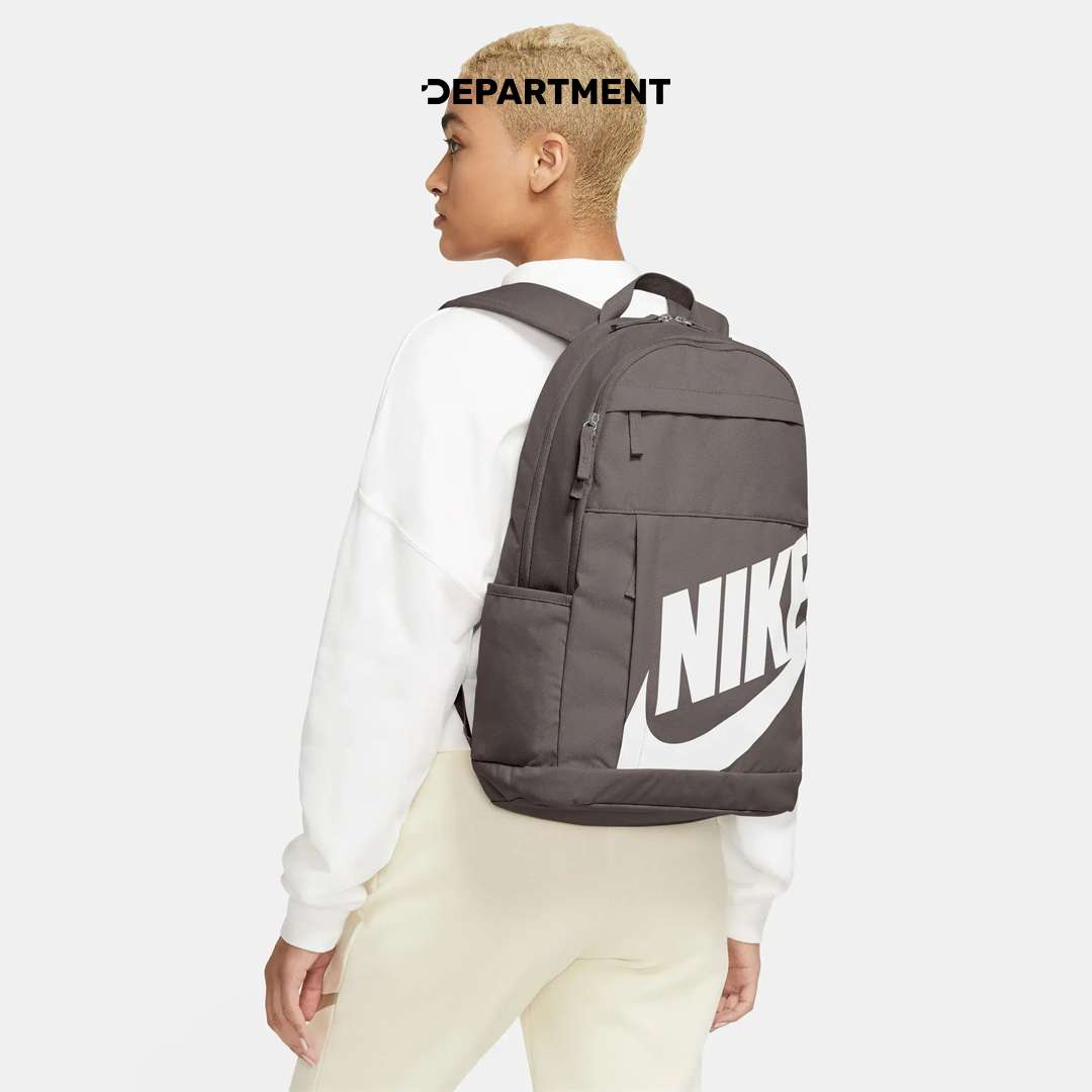 NIKE ELEMENTAL